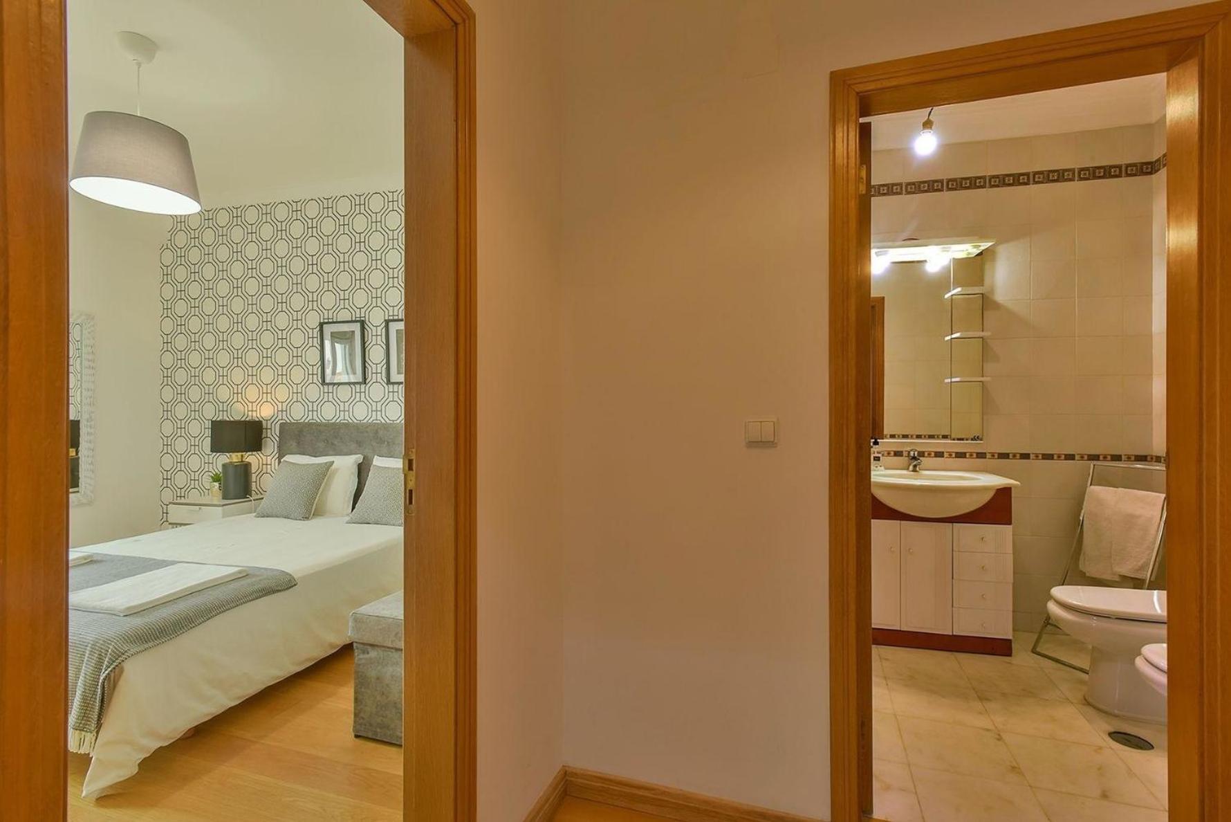 Appartement Studio Fuer 9 Personen Und 1 Kind In Lissabon, Regio De Costa De - B58348