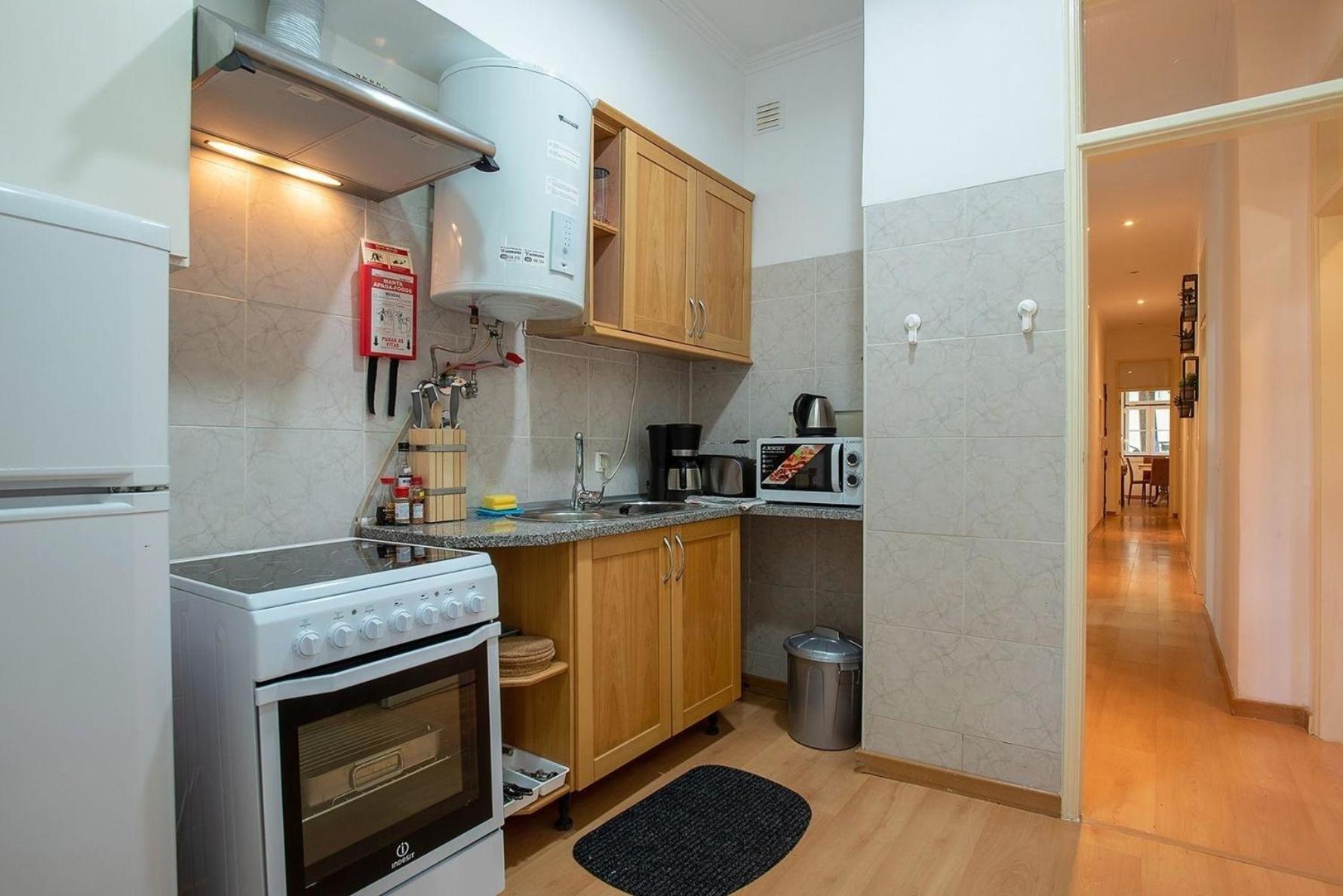 Fuer 9 Personen Und 1 Kind In Lissabon, Regio De Costa De - B58349 Appartement *