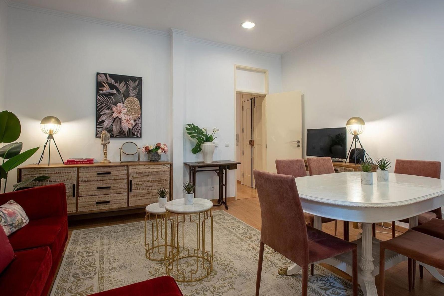Appartement Fuer 9 Personen Und 1 Kind In Lissabon, Regio De Costa De - B58349 Lisboa