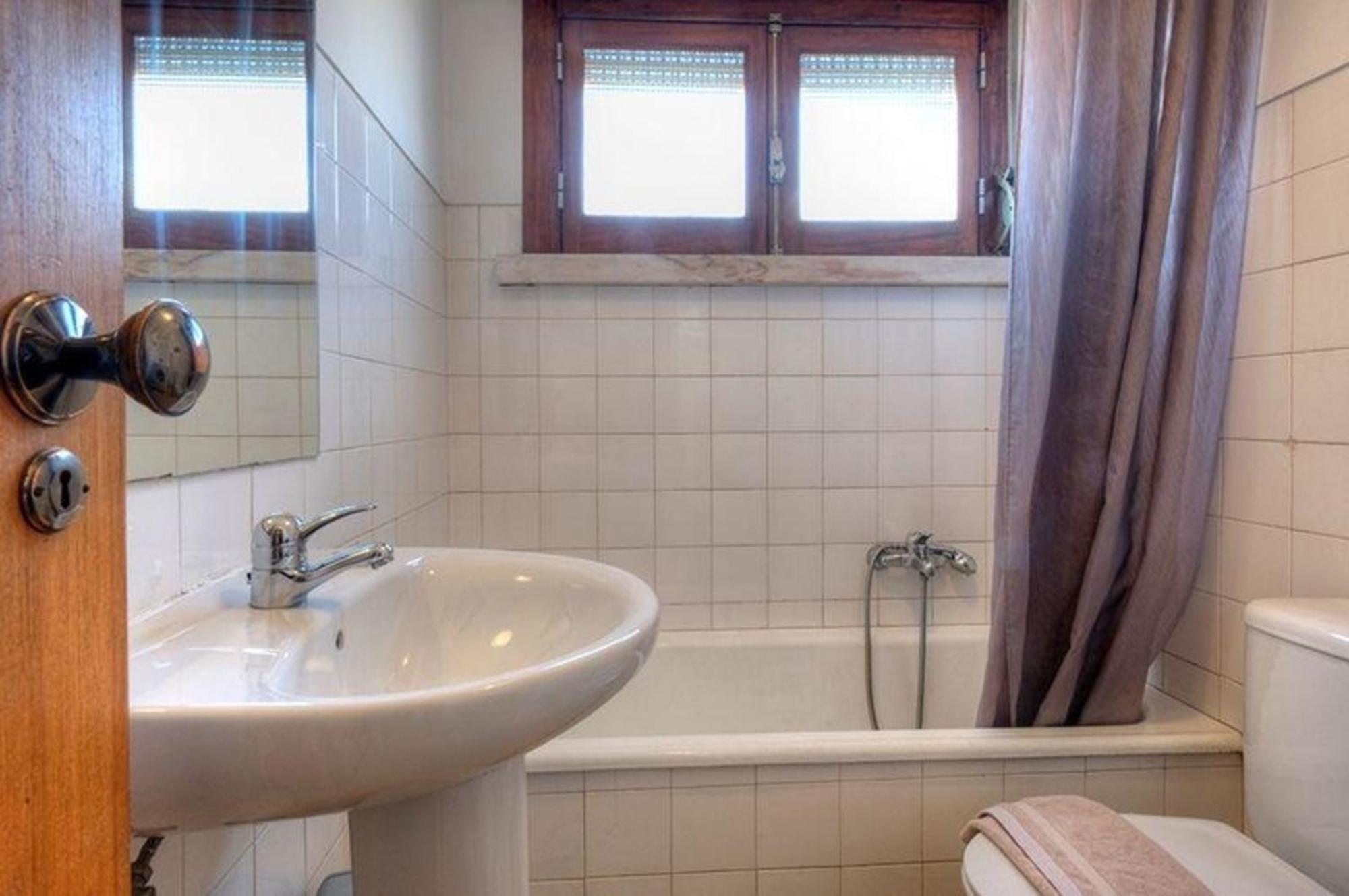Appartement Fuer 20 Personen In Lissabon, Regio De Costa De