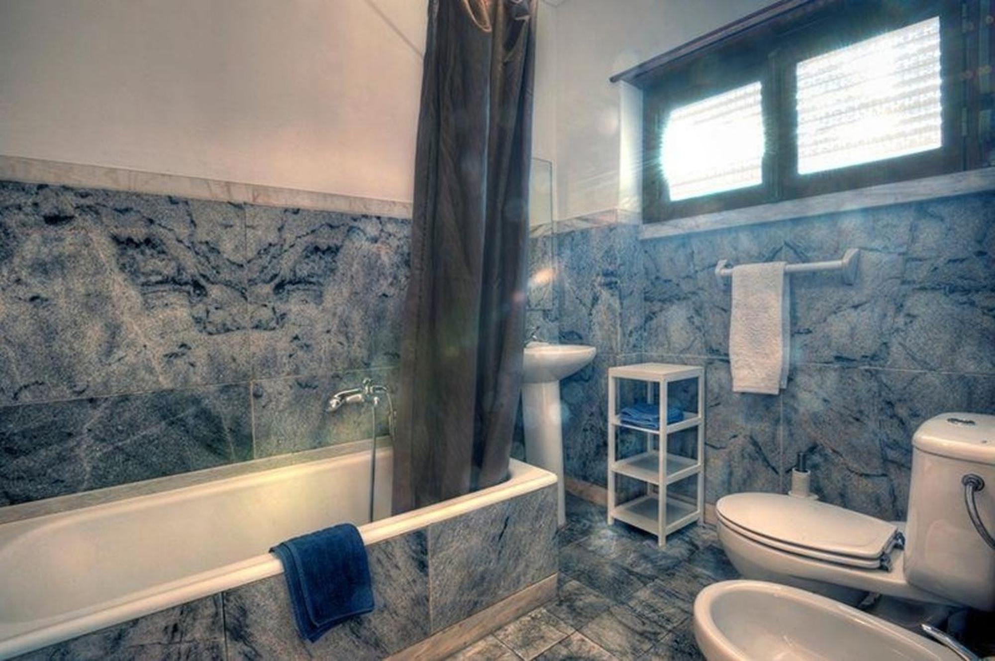Appartement Fuer 20 Personen In Lissabon, Regio De Costa De *