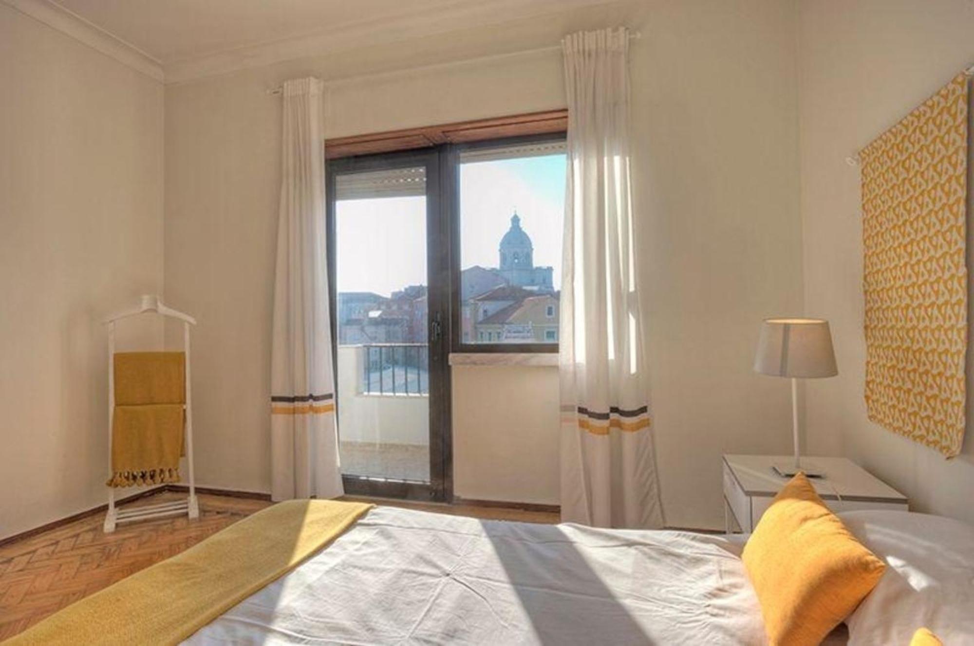 Appartement Fuer 20 Personen In Lissabon, Regio De Costa De Lisboa