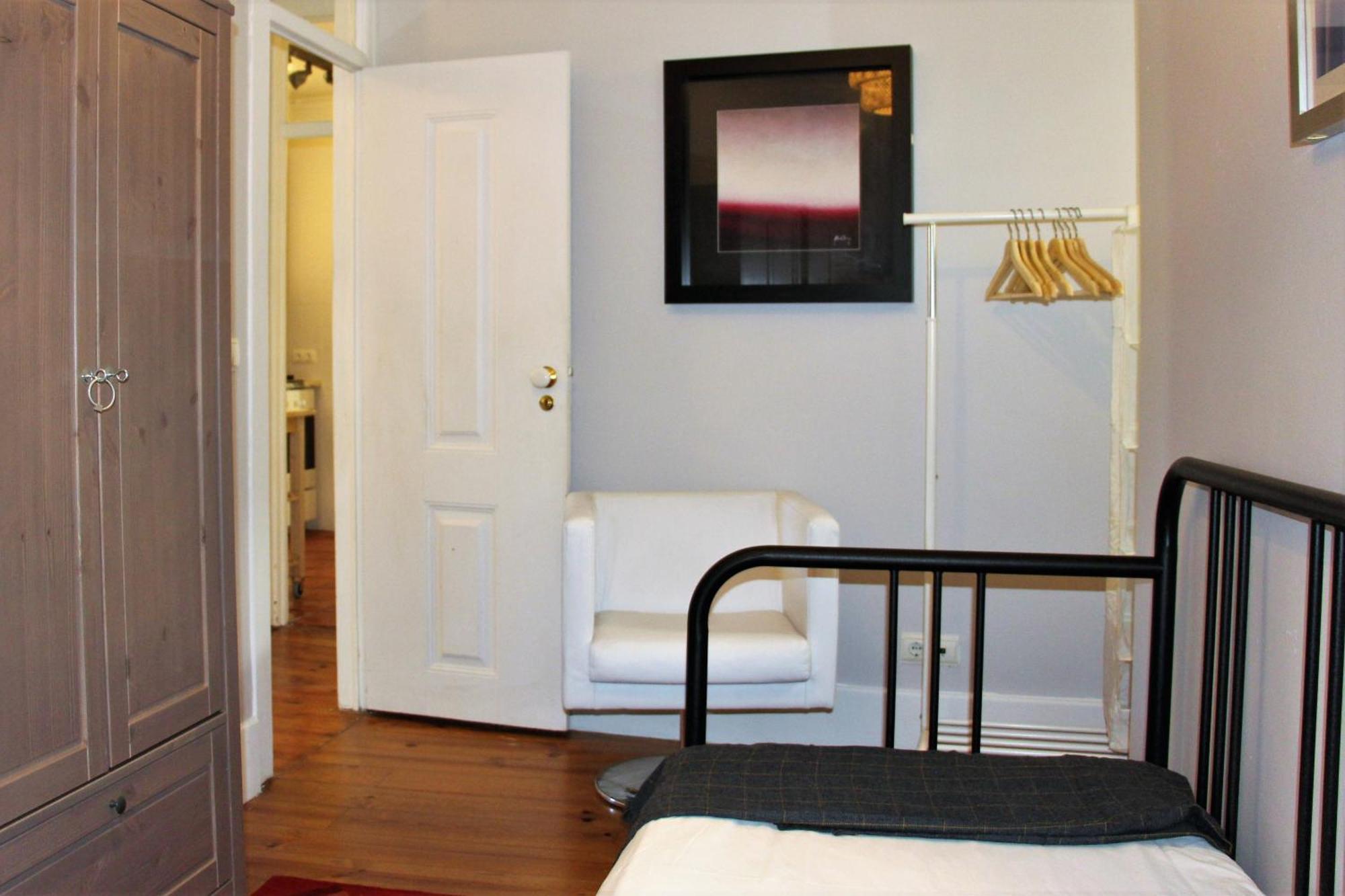 Sm1-happy At Hip Pr.real & Bair.alto + Private Patio! Appartement Lisboa