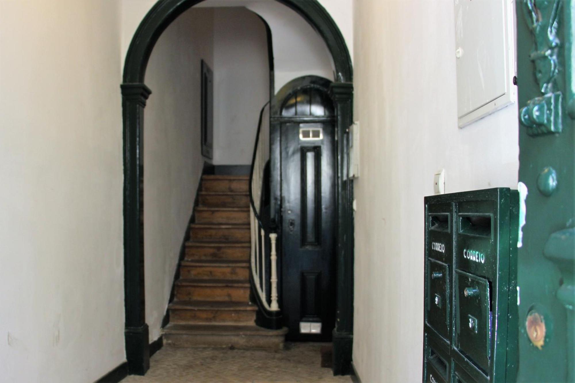 Appartement Sm1-happy At Hip Pr.real & Bair.alto + Private Patio! Lisboa