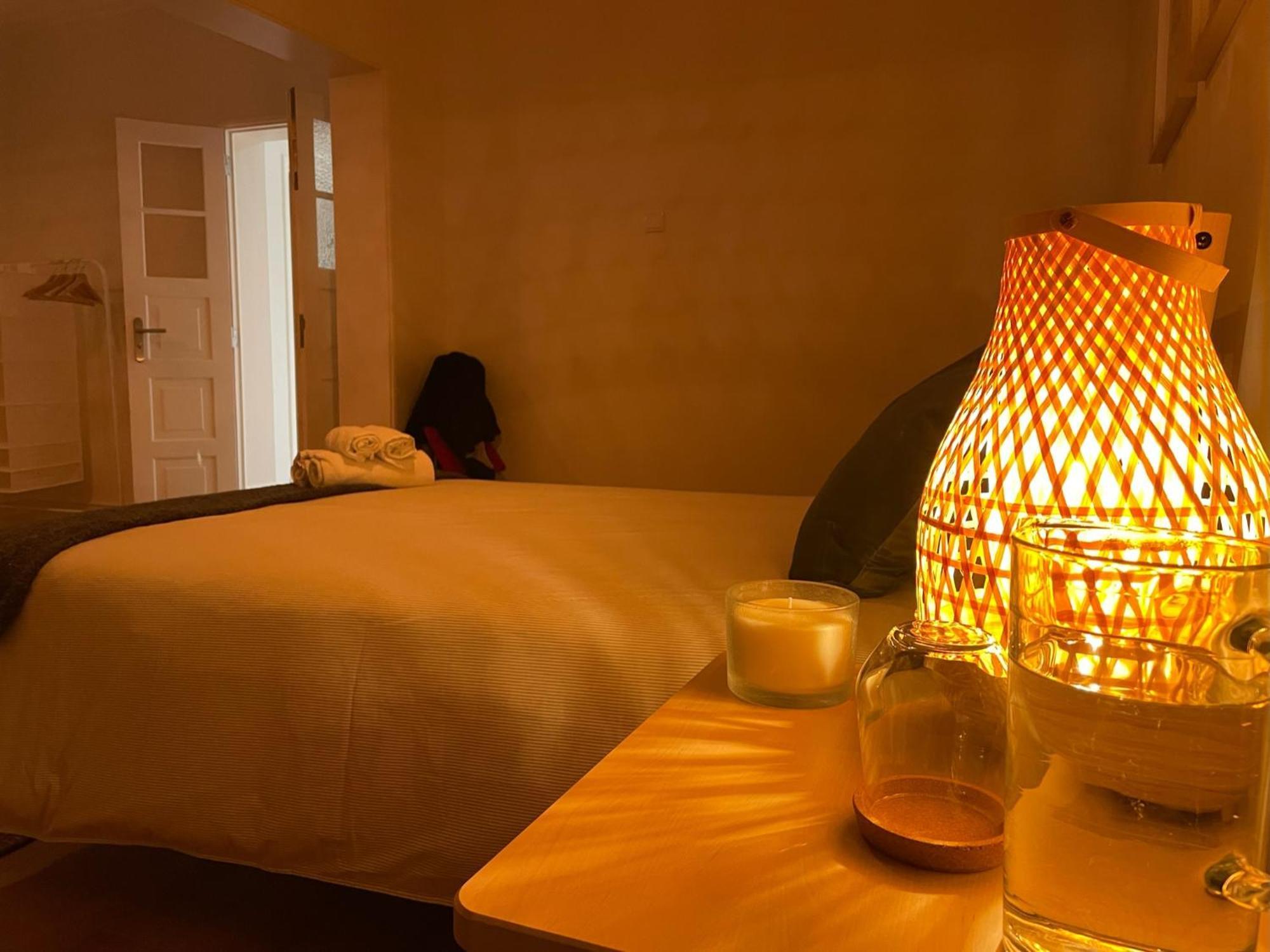 Quarto Grande Com Varanda, Wc Partilhado Privatunterkunft