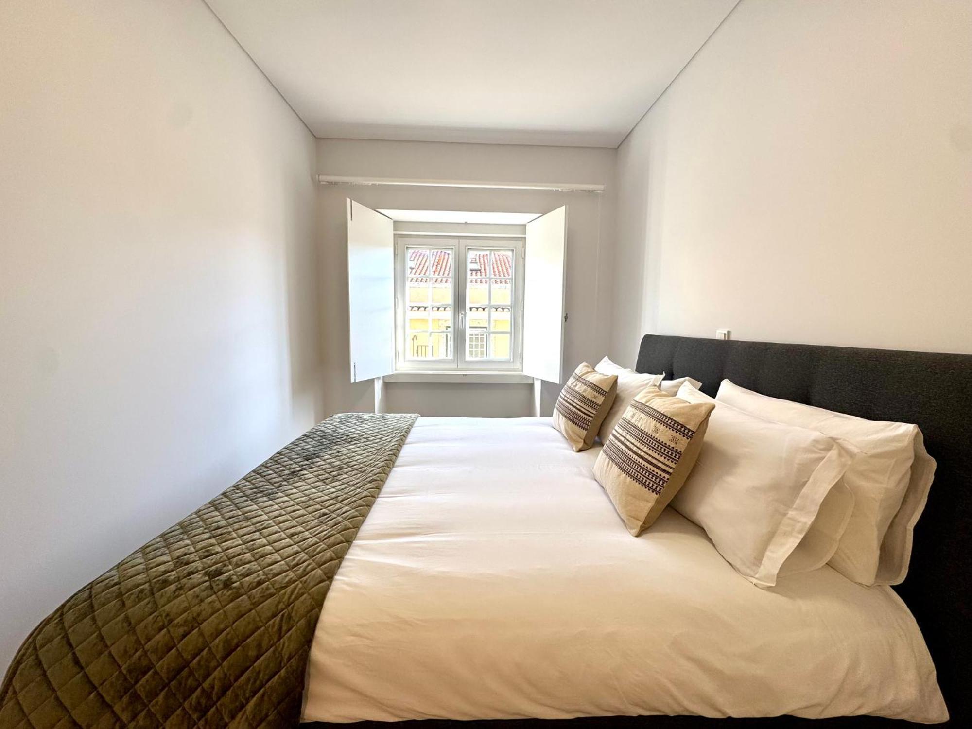 Apartment Made For The Lovers- Urban Charm In Chiado *