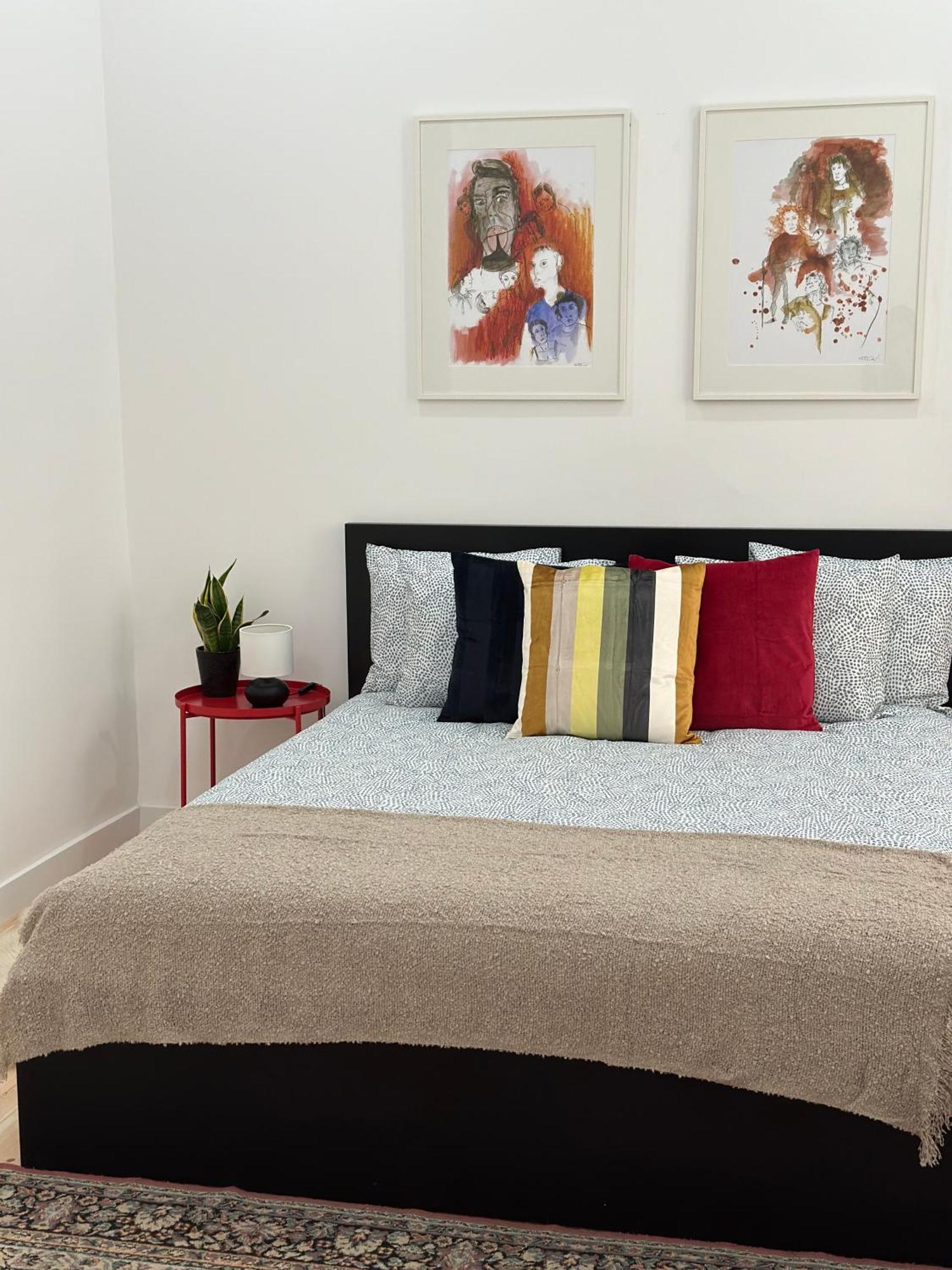 Modern Bedroom In Maison d'hôtes *