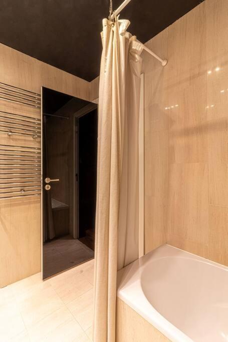 Chiado Deluxe Modern Feel 3 Bedroom Lisboa