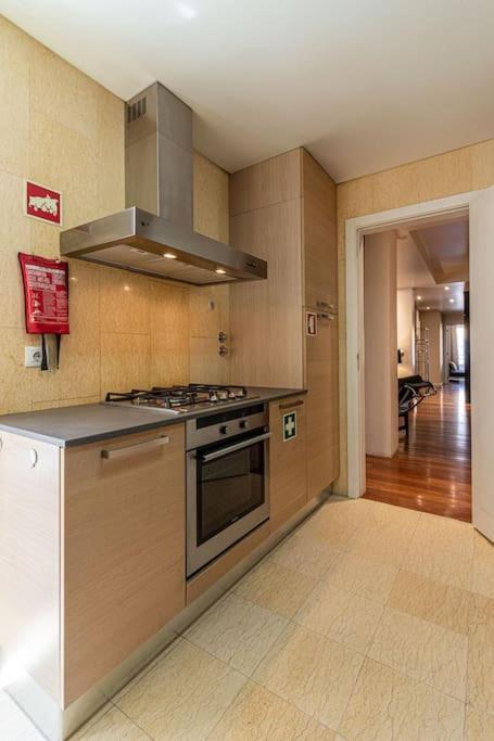 Chiado Deluxe Modern Feel 3 Bedroom Apartamento *
