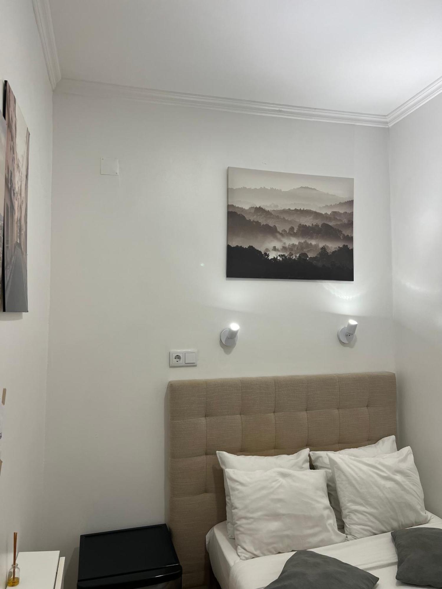 Quarto em Acomodações Particulares Antonio Pedro *