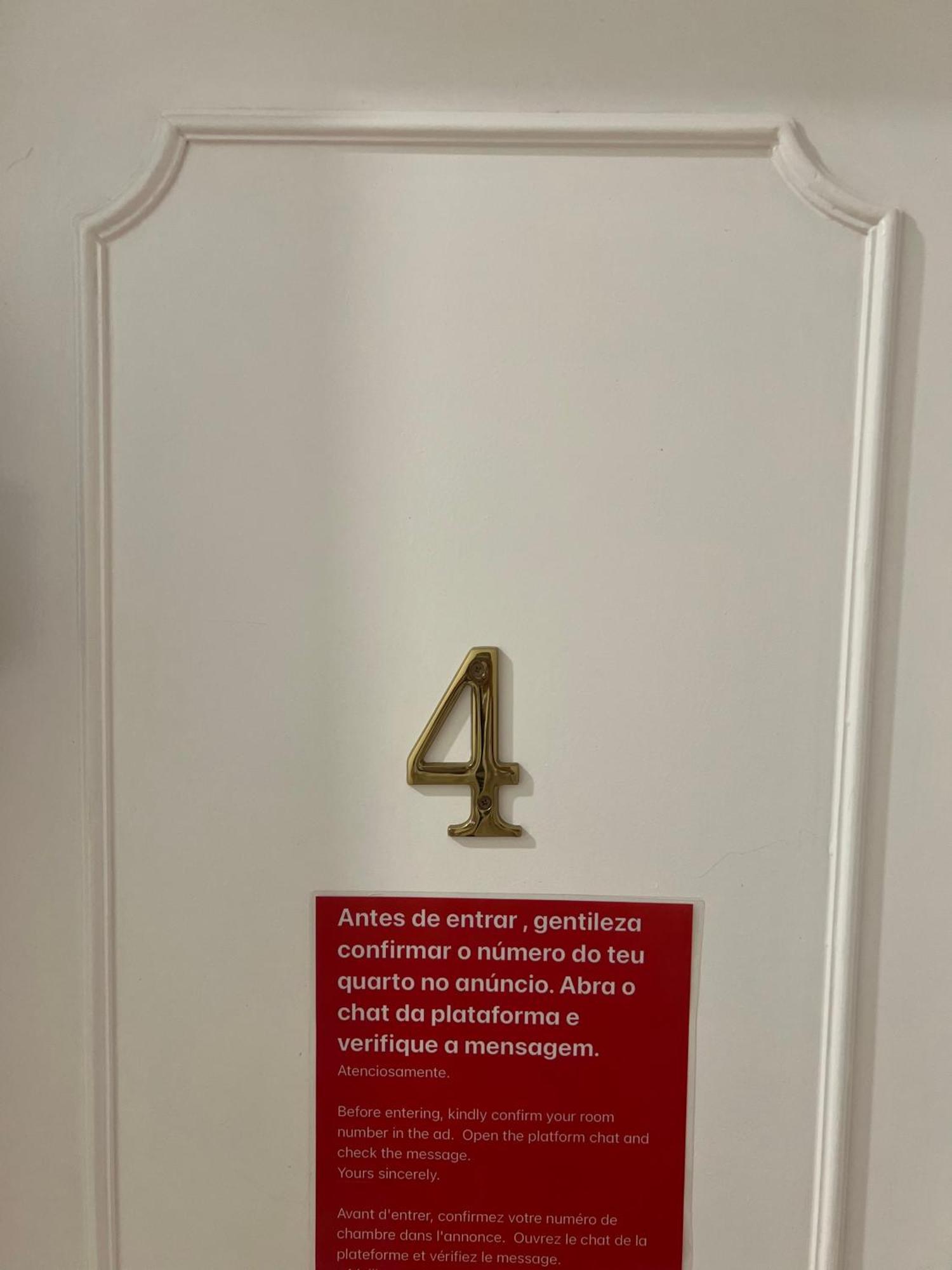 Quarto em Acomodações Particulares Antonio Pedro *