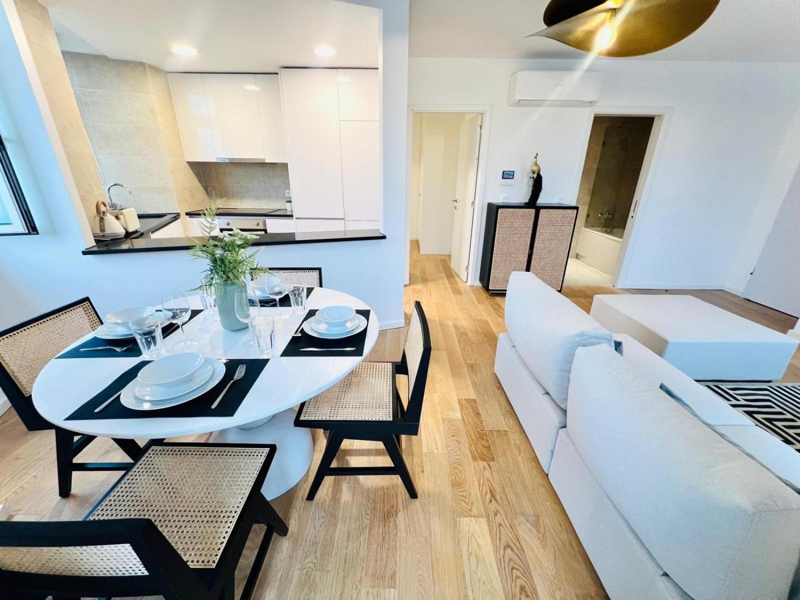 Pink House Beautiful 2 Bedroom Flat In Center * Lisboa