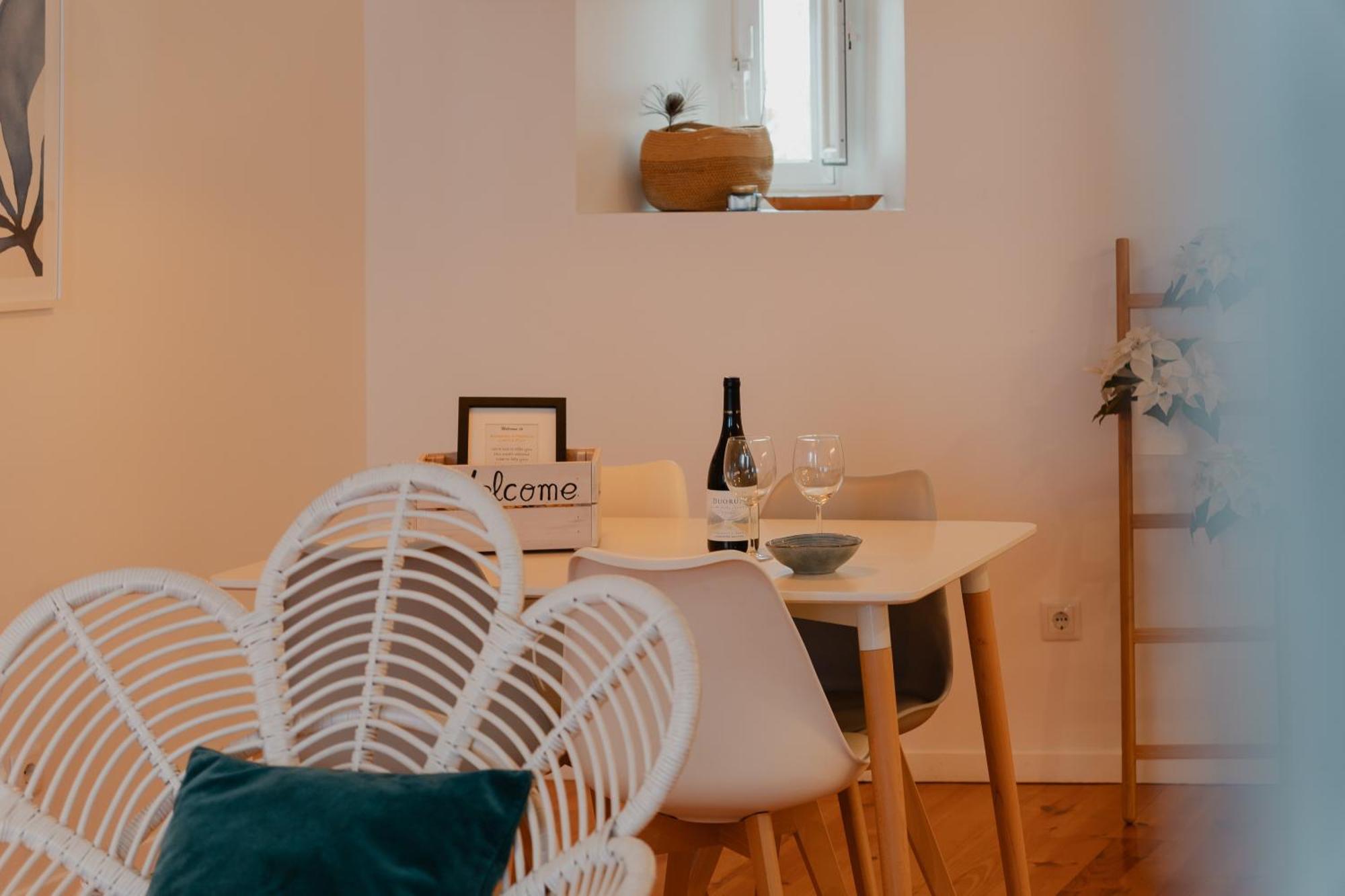 Stylish Getaway In A Mezzanine Flat By The Castle Apartamento