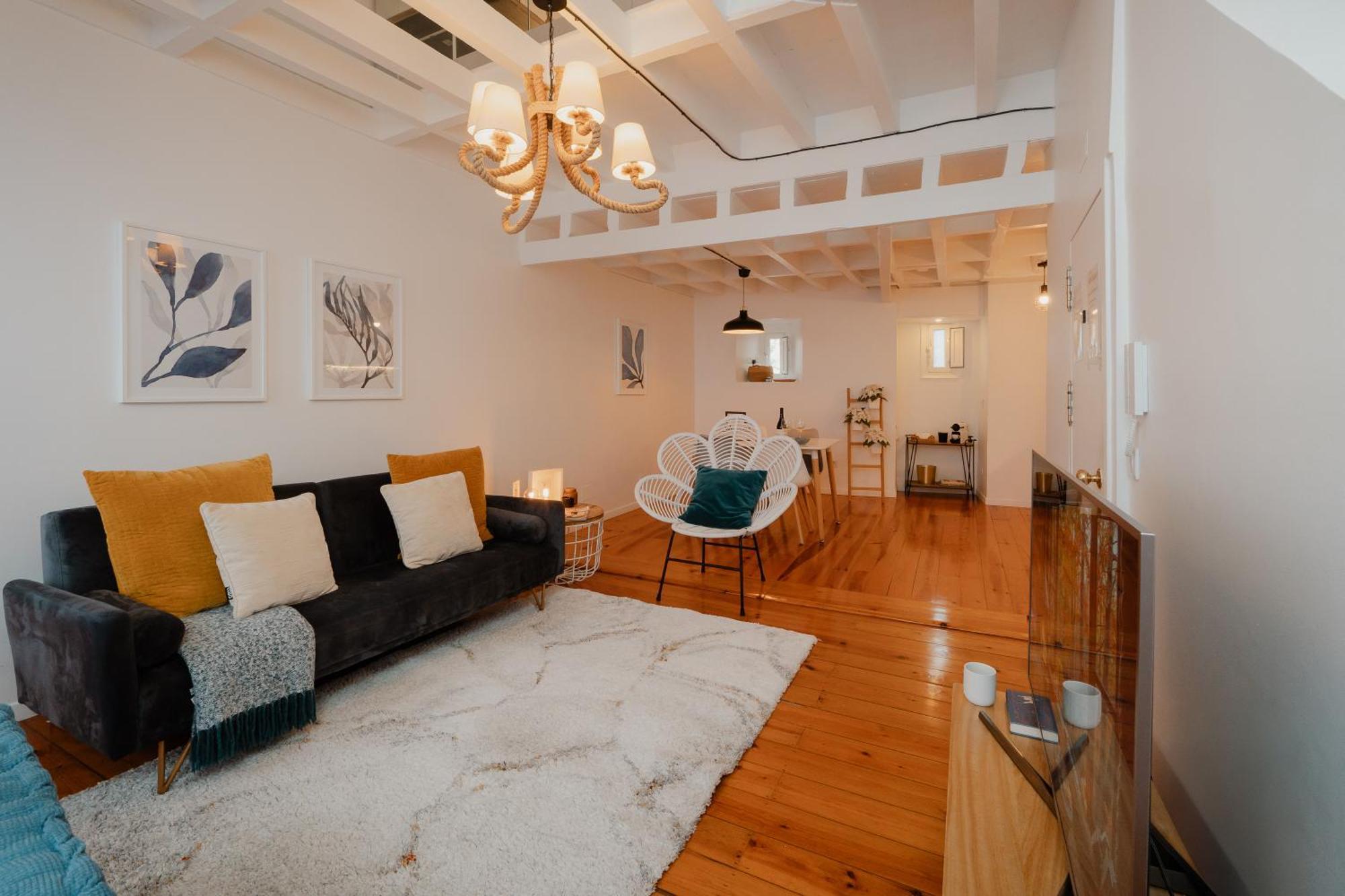 Stylish Getaway In A Mezzanine Flat By The Castle Apartment Lissabon