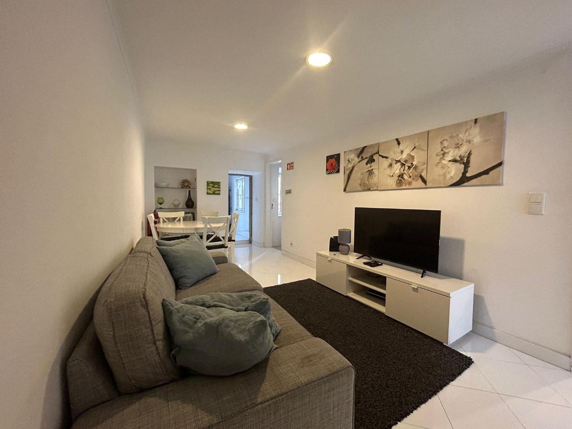 Typical Bica Apartment Lissabon