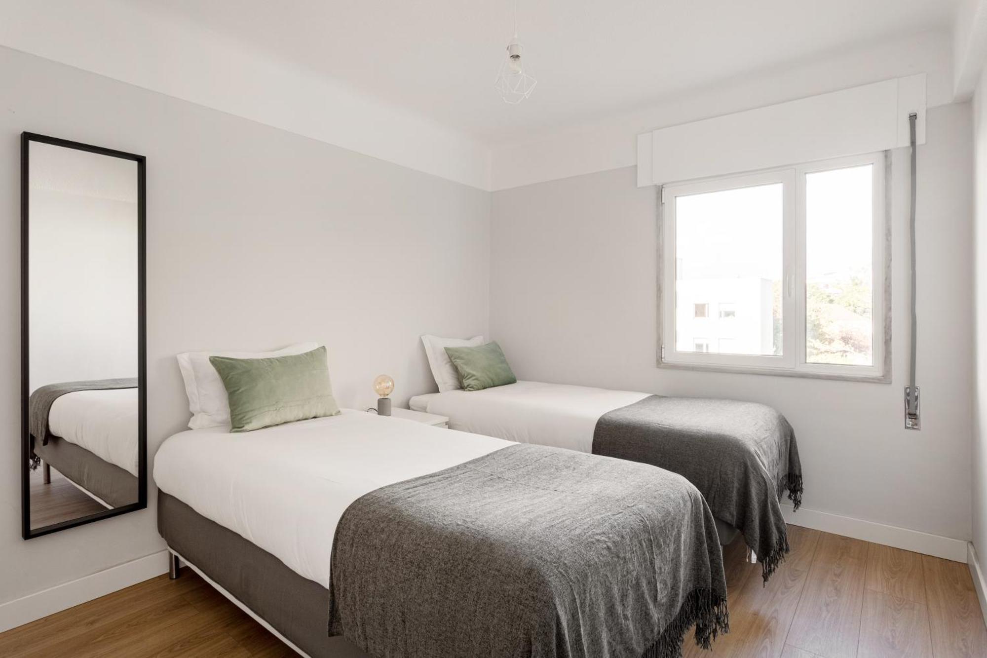 Wfh Urban Retreat At Carnide Apartment *