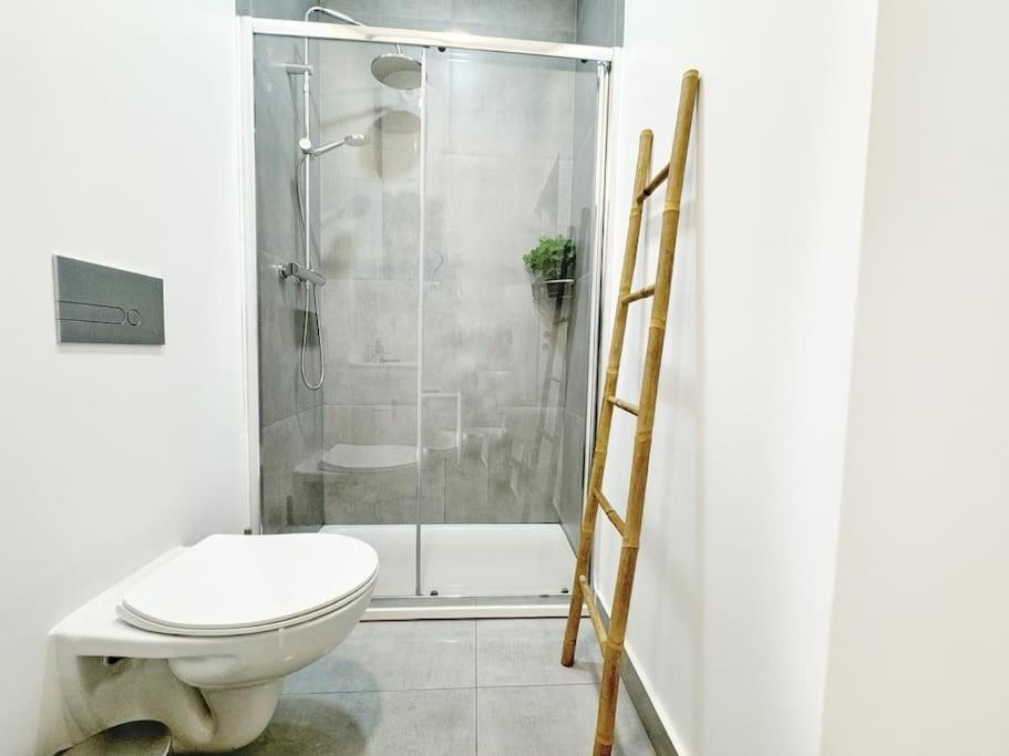Minimalist With Mezzanine Lisboa