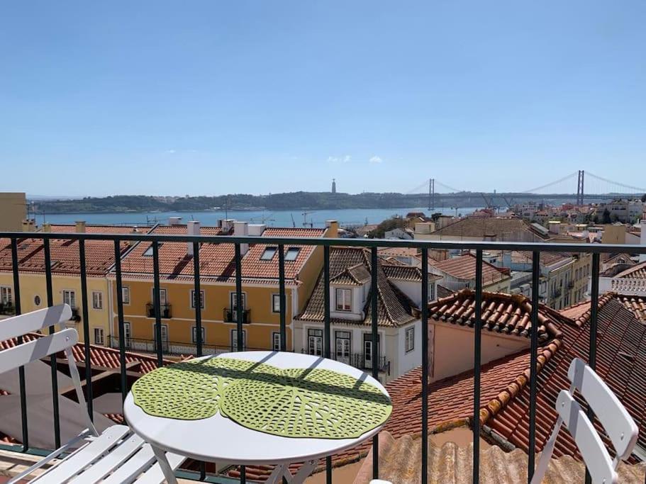 Appartement Charming Meio A Lapa Iii Amazing Terrace View Lisboa