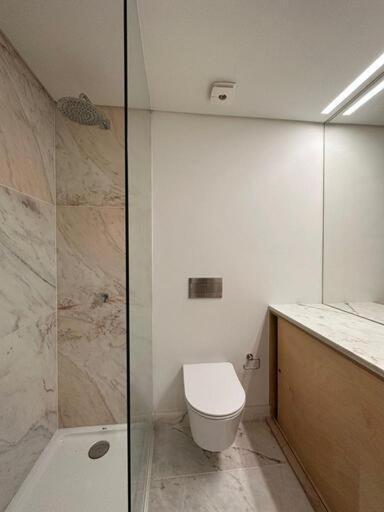 Bedroom In Shared House In Chiado - Historic Center Of Accommodatie bij particulieren *