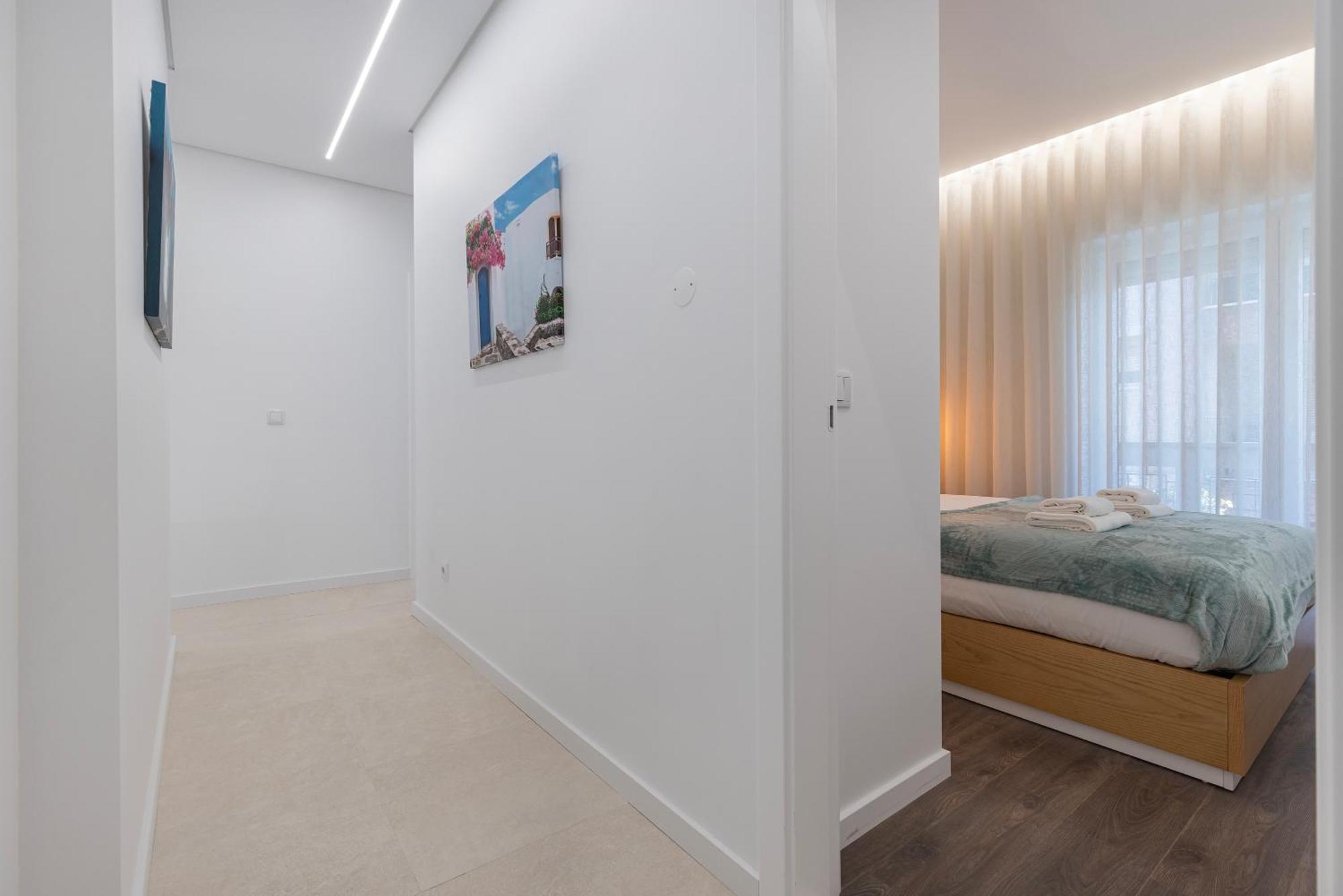 New By The Metro Appartement