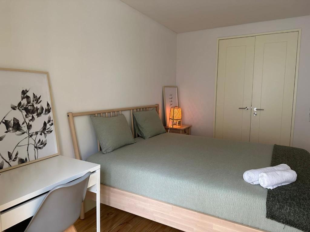 Accommodatie bij particulieren Bedroom In Shared House In Chiado - Historic Center Of Lissabon