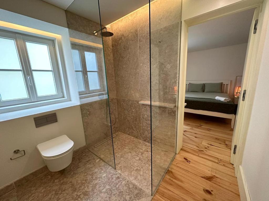 Bedroom In Shared House In Chiado - Historic Center Of Accommodatie bij particulieren *