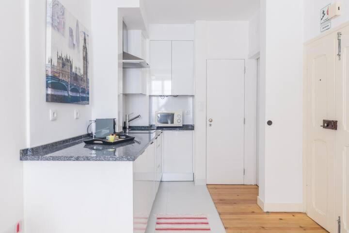 Cozy In Heart Of Bairro Alto Apartment Lissabon