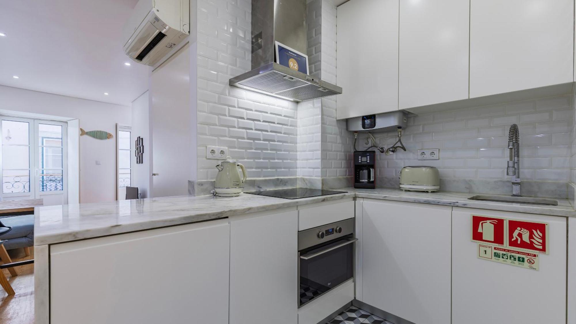 Modern In Bairro Alto By Lovelystay * Lissabon