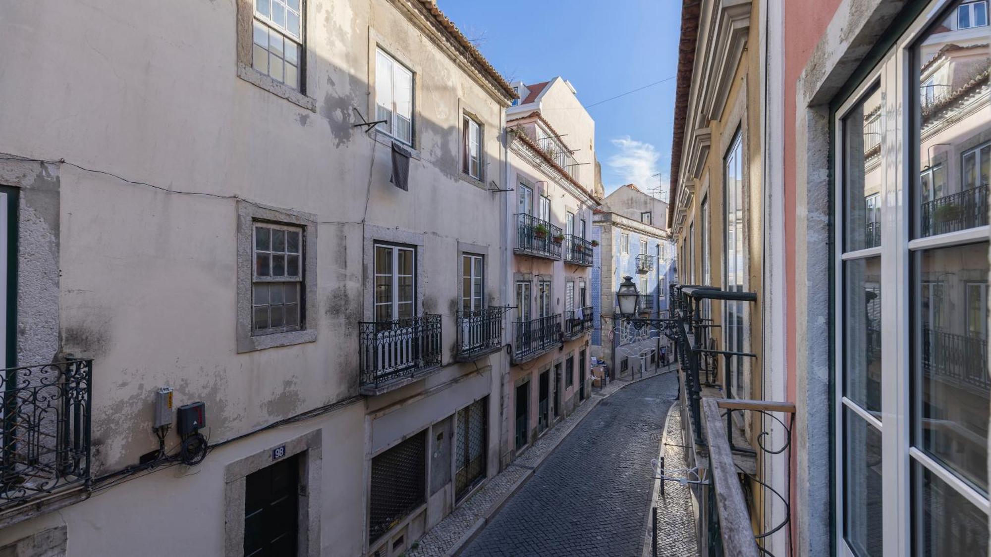 Modern In Bairro Alto By Lovelystay Lissabon