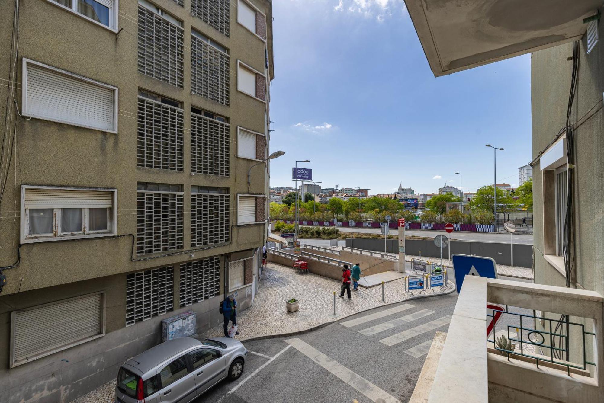 Appartement New By The Metro Iv *