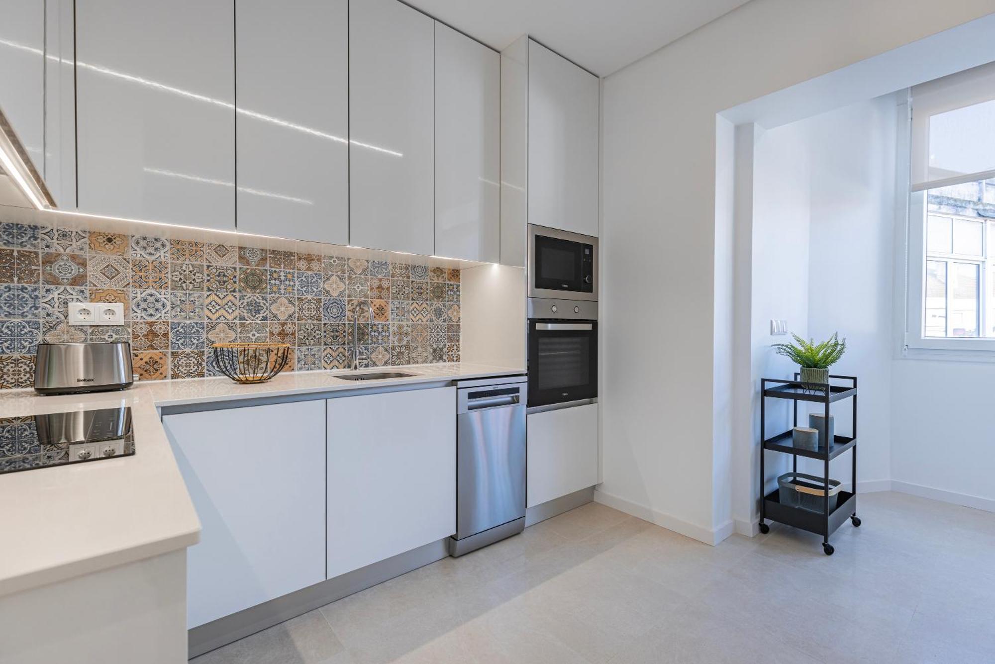 Appartement New By The Metro Iv