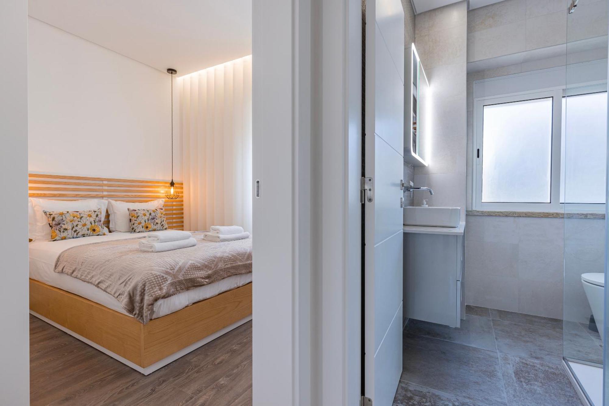 New By The Metro Iv Appartement *