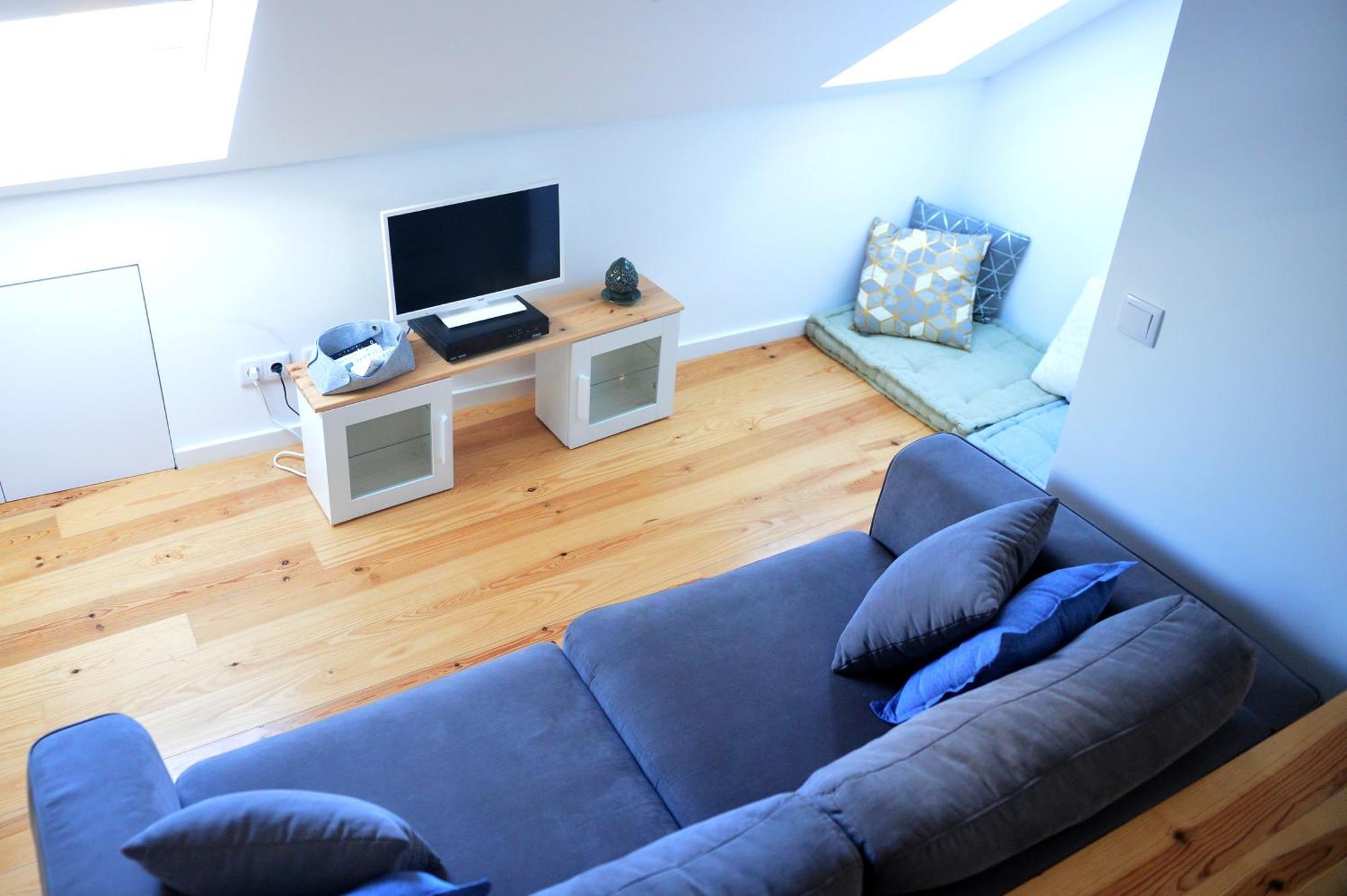 Alfama River View Rooftop Apartment