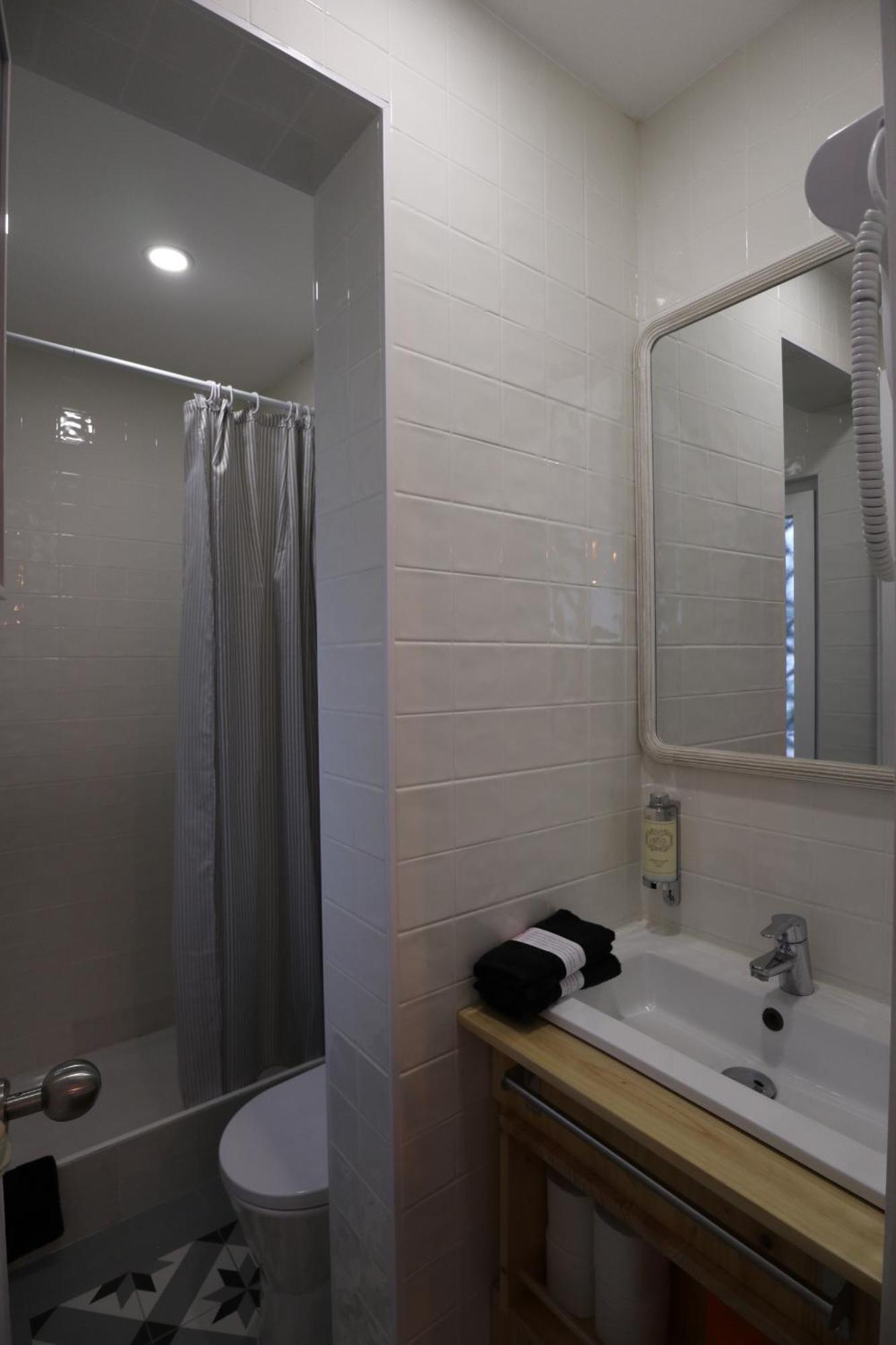 Giraffe House Apartment