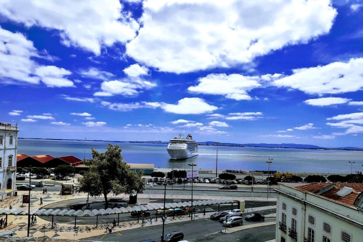 Very Sunny With Large Balcony 3rd Floor Apartment