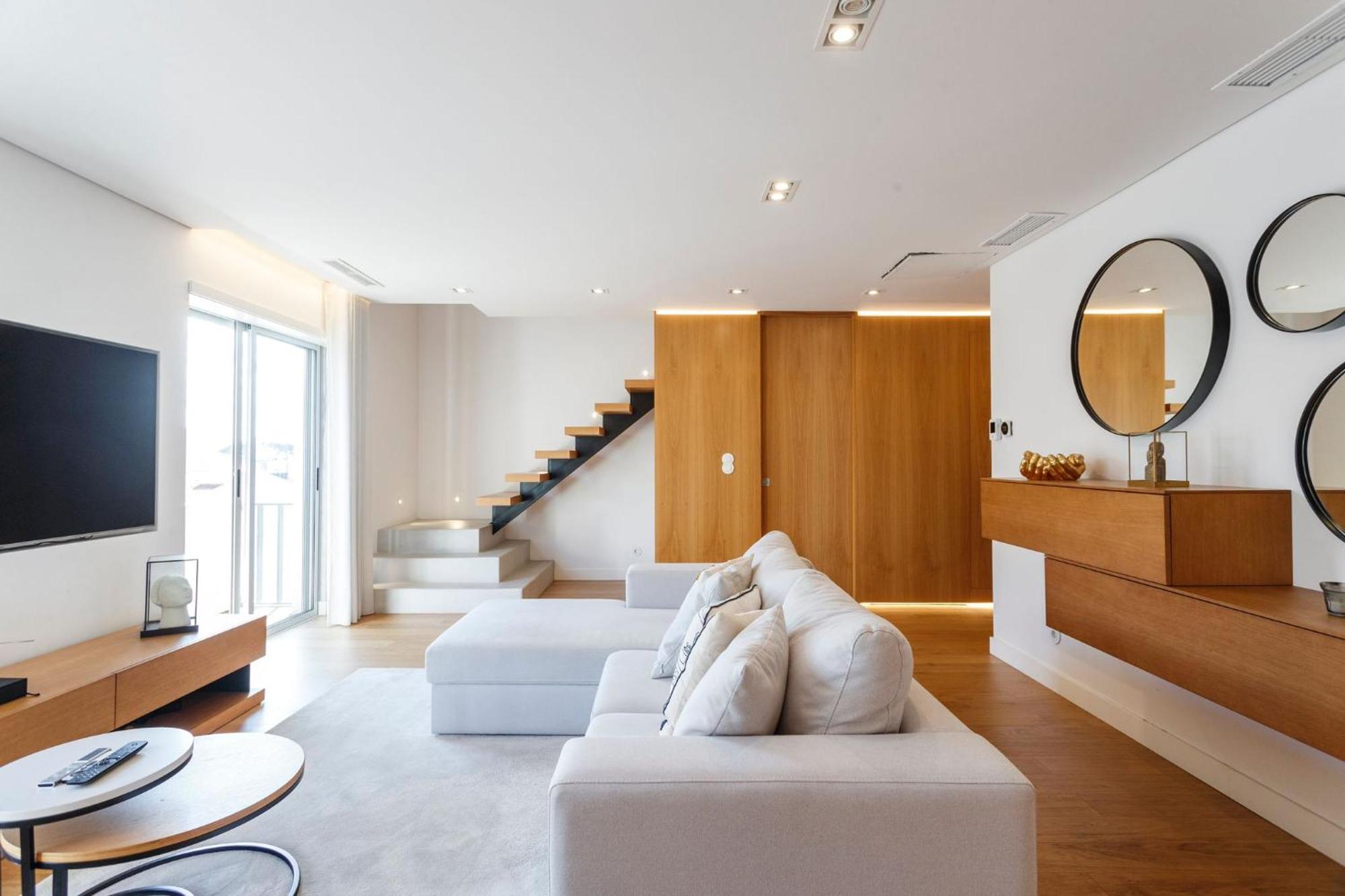 Homestay Luxury With Balcony And Shared In The Parque Eduardo Vii Area