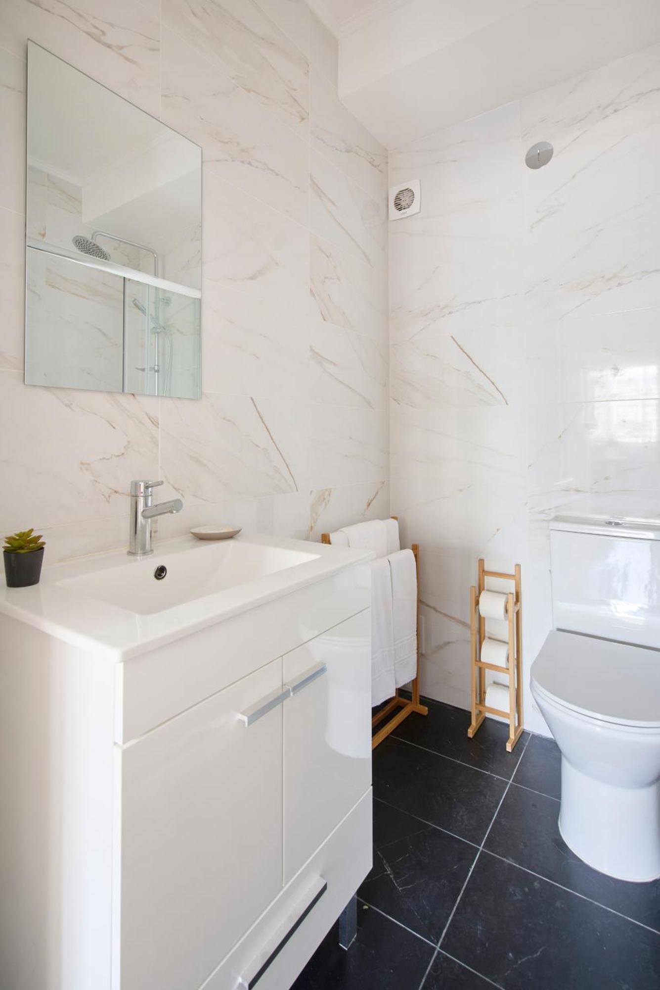 Charming Graca Flat W Balcony, By Timecooler Lisboa