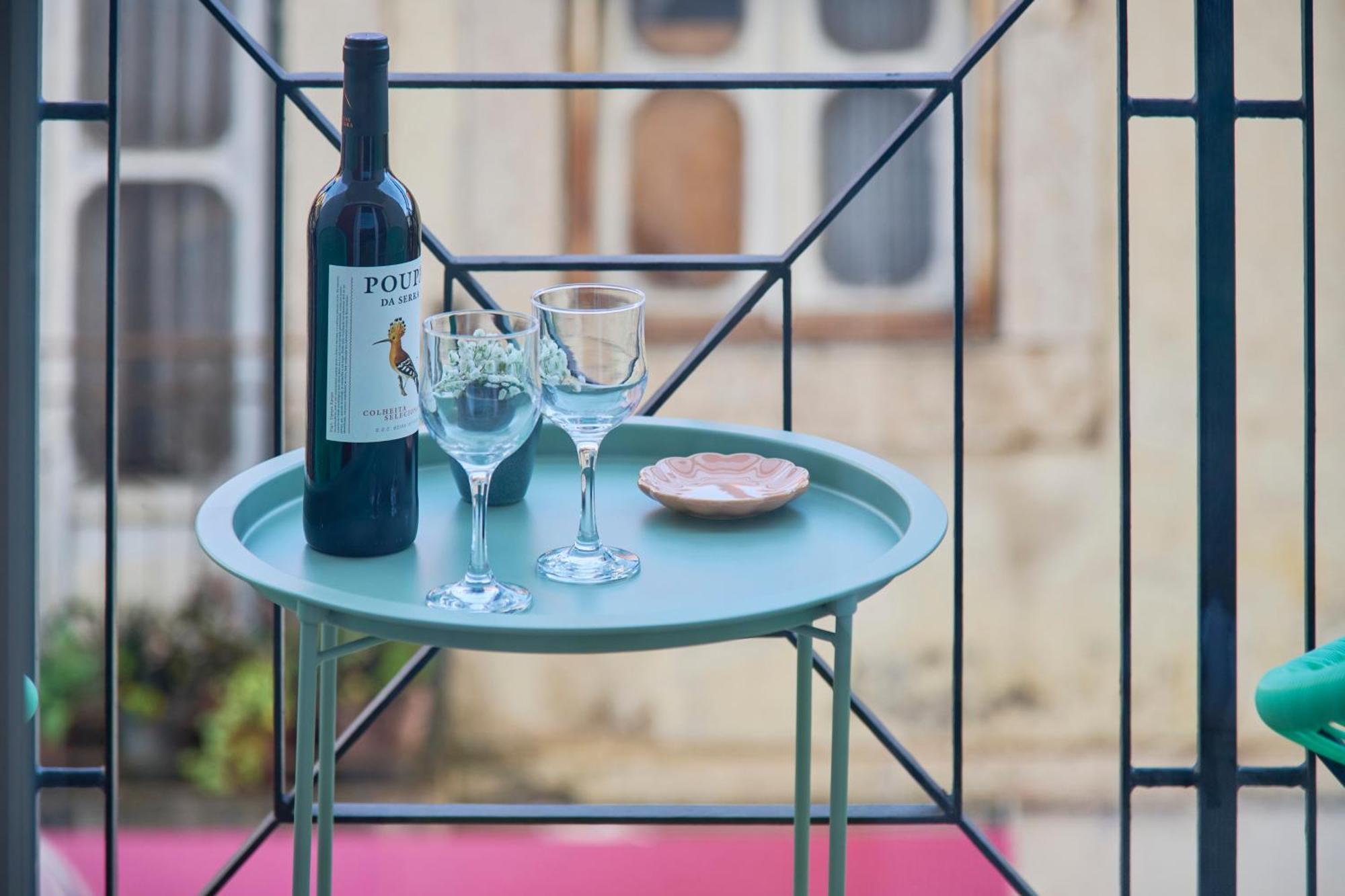 Charming Graca Flat W Balcony, By Timecooler * Lisboa