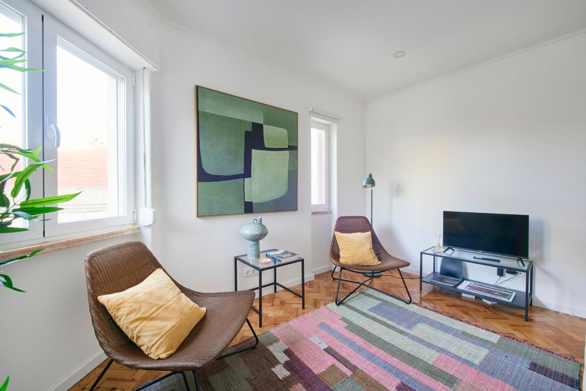 Charming Graca Flat W Balcony, By Timecooler *
