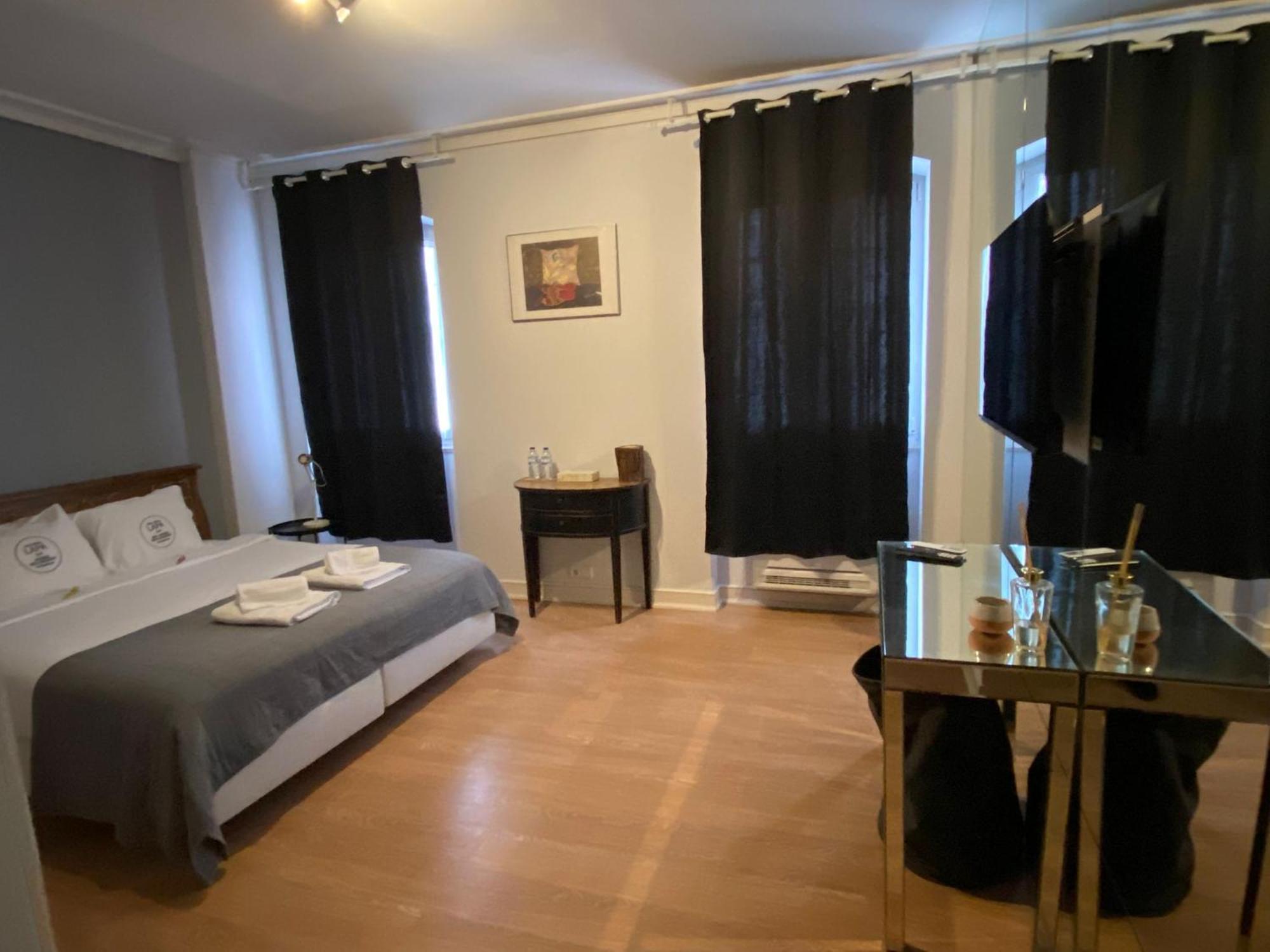 Lapa 82 Bed & Breakfast 4*