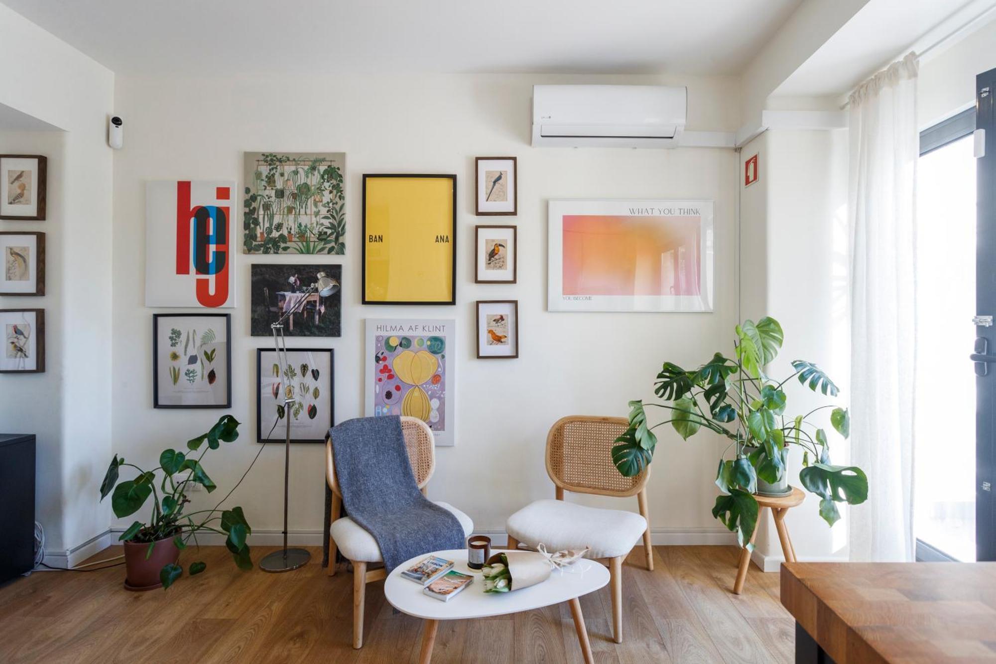 Appartement Cosmopolitan Comfort In 4a- By Misha's Place