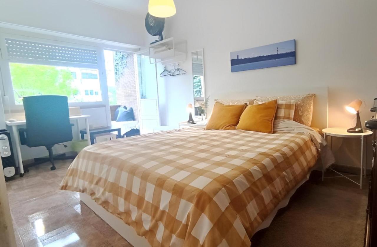 Séjour chez l'habitant Cama Queen Benfica Em Familiar - Casa De Banho Compartilhada - Temos Cao *