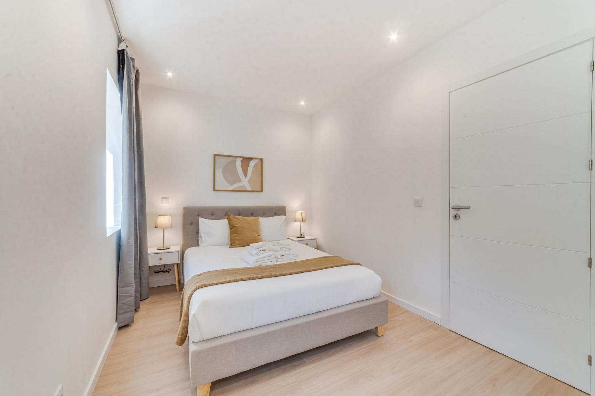 Yellow Charm - Campolide Apartment