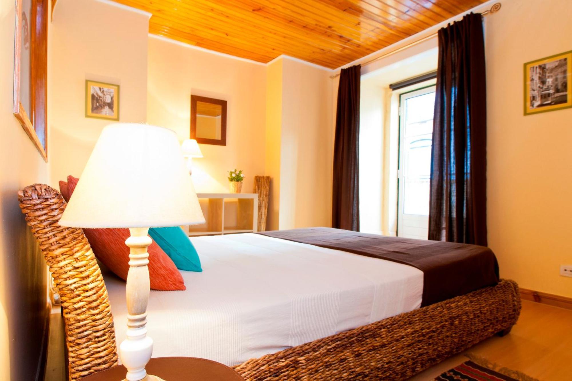 In Vibrant Bairro Alto Appartement