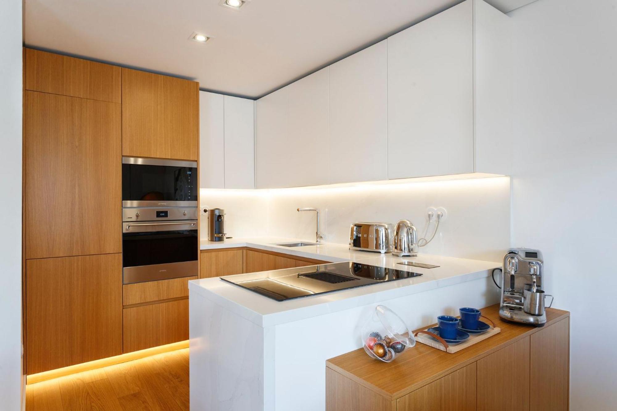 Luxury With Balcony And Shared In The Parque Eduardo Vii Area * Lisbon