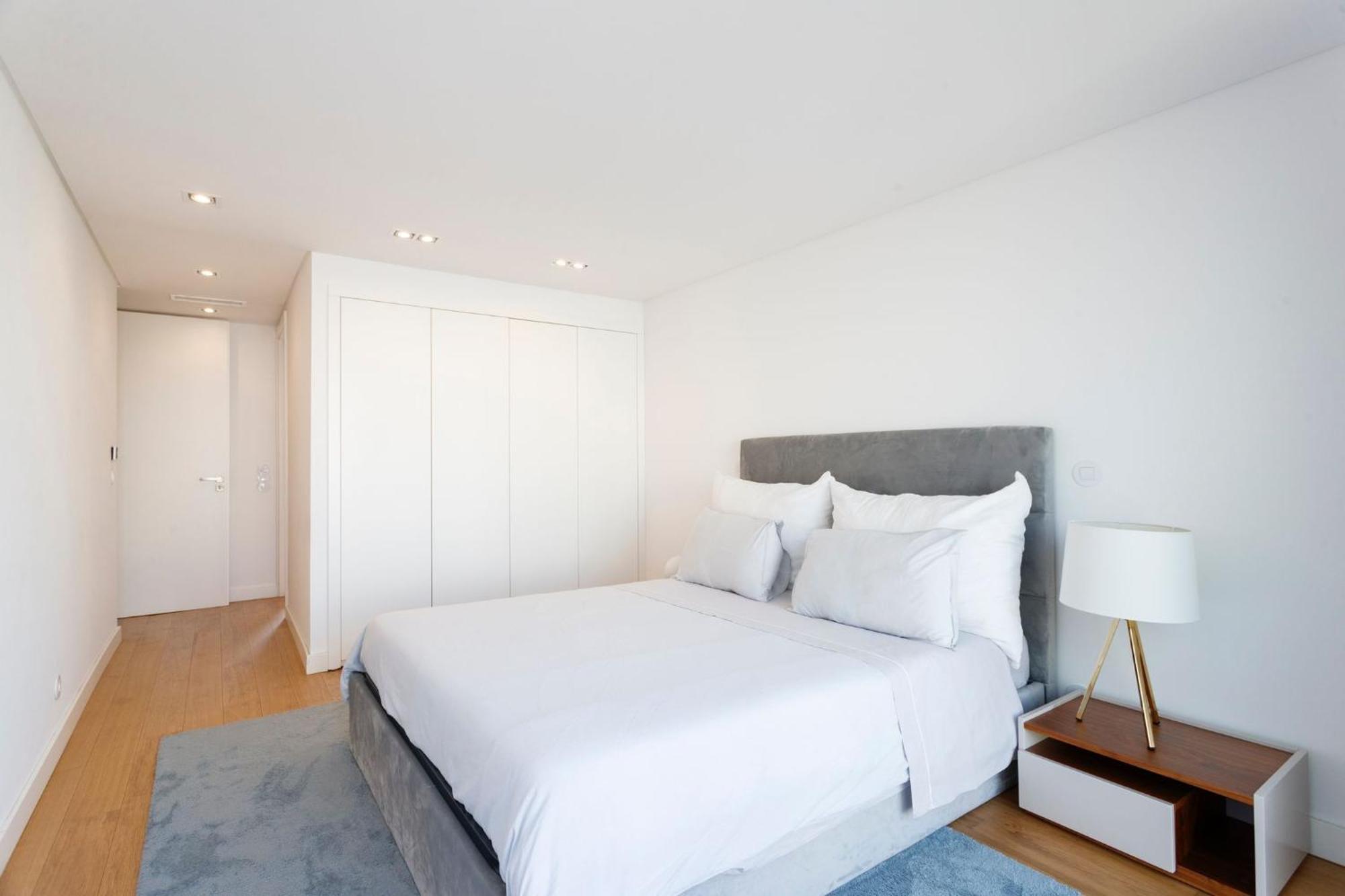 Homestay Luxury With Balcony And Shared In The Parque Eduardo Vii Area *