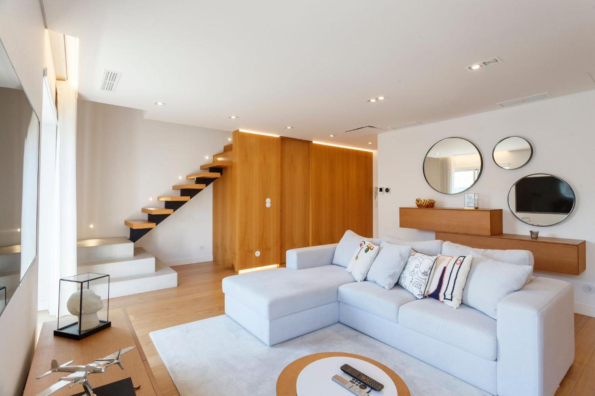 Homestay Luxury With Balcony And Shared In The Parque Eduardo Vii Area