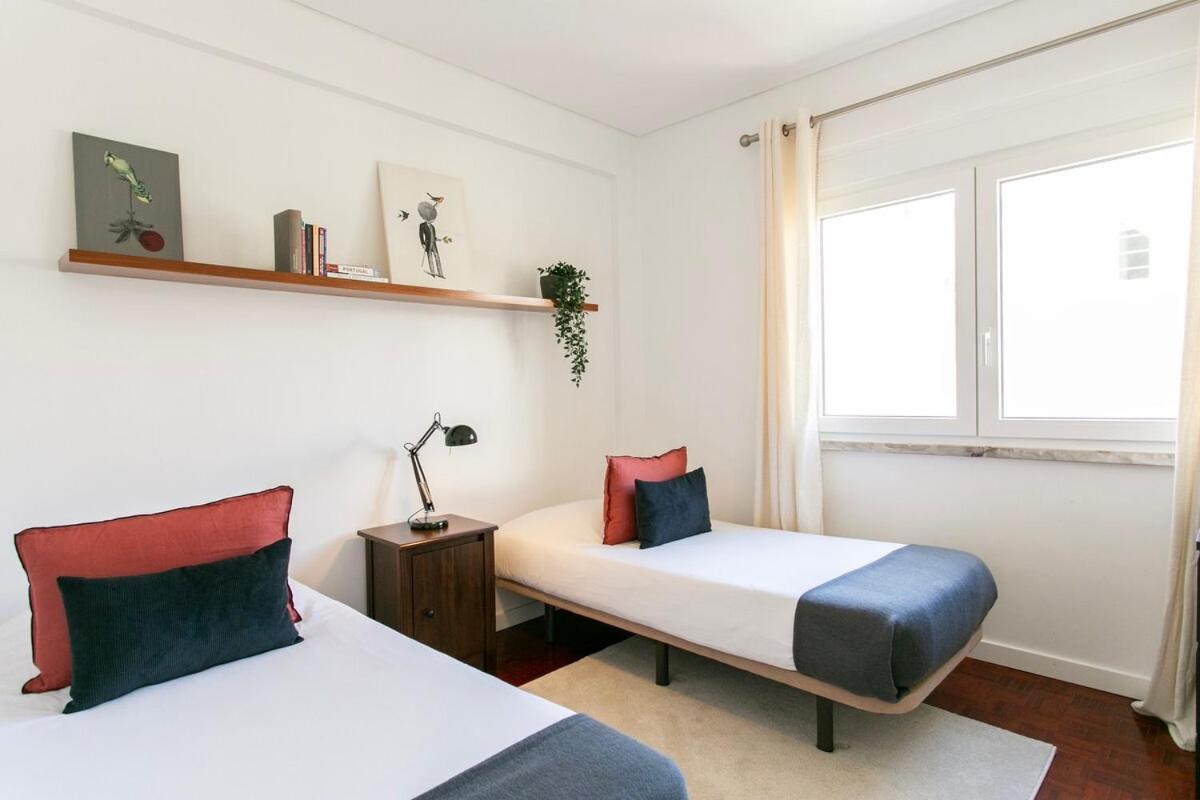 Historic Center River View Balcony Appartement