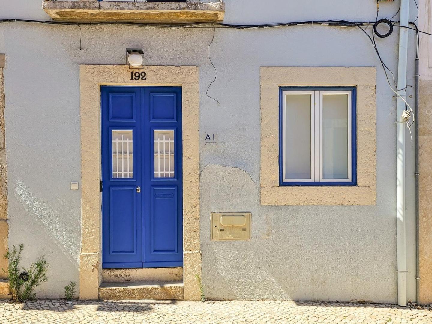 Like A Typical Portuguese House With Private Patio Appartement Lisboa