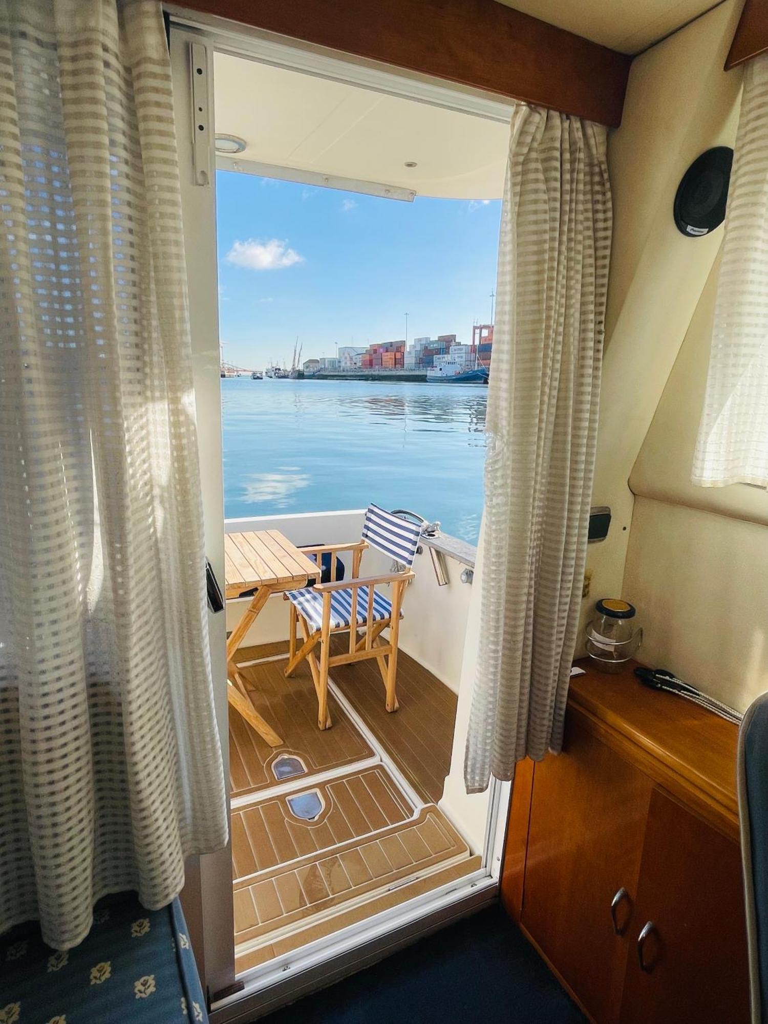 Bateau-hôtel Romantic Boat On The Tagus River